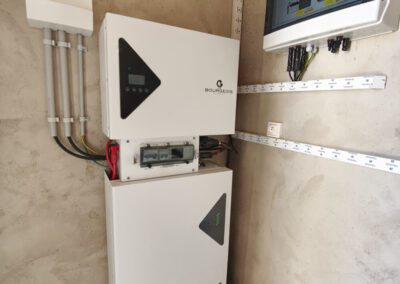 installation batterie de stockage Aura 10 kWc bajonsolutionsenergies-gers
